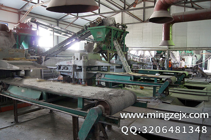 白山粉煤灰制磚機(jī)生產(chǎn)線生產(chǎn)現(xiàn)場(chǎng)