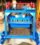 移動(dòng)式制磚機(jī)報(bào)價(jià)多少錢一臺(tái)